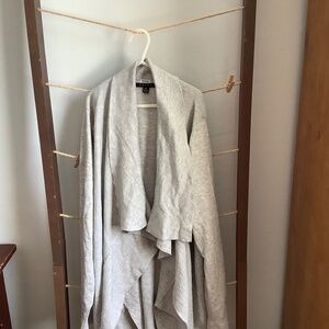 Excellent condition light grey long sleeve sweater wrap.